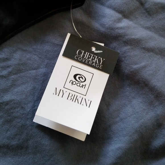 Rip Curl cheeky bikini - Picture 2 of 4